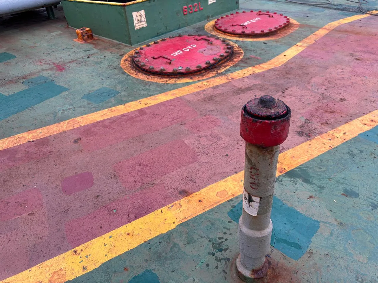 Sounding pipe on deck next to the bunker tank manholes: the 36 cm difference was found between the pipe and the manhole sounding